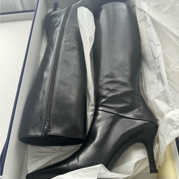 Stuart Weitzman
Women's Stuart Square Pointed Toe High Heel Knee High Boots 9 N - Picture 8 of 8